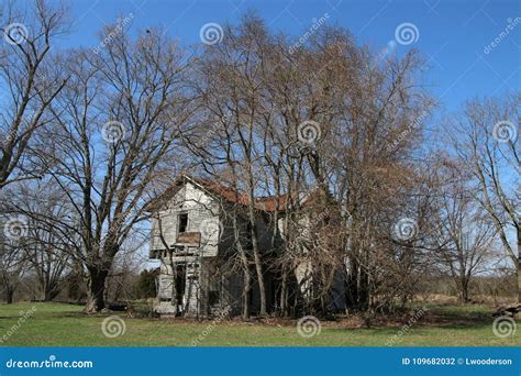 Abandoned Old House In Rural Indiana Stock Photo Image Of Trees