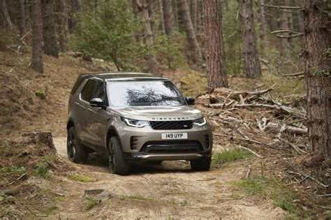 Land Rover Discovery A Seven Seater Premium Suv Introduced In India