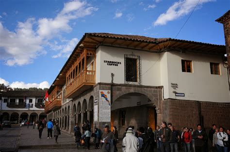 Il Cielo Blu Del Peru Cusco Plaza De Armas Il Centro Del Centro Del