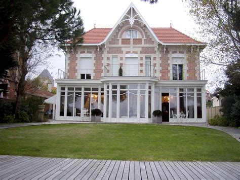 Villa Arcachonnaise De Prestige à Vendre En Première Ligne Arcachon