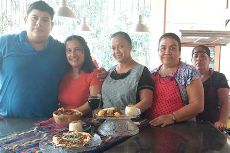 Contin A El Curso De Cocina Guatemalteca Municipalidad De Livingston