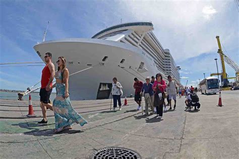 Temporada De Cruceros Ser R Cord En Cantidad De Buques Y Pasajeros