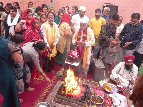 Devotees Flocked To Visit Received Offerings In Bhandara दुर्गा अष्टमी पर हुआ हवन पूजन दर्शन