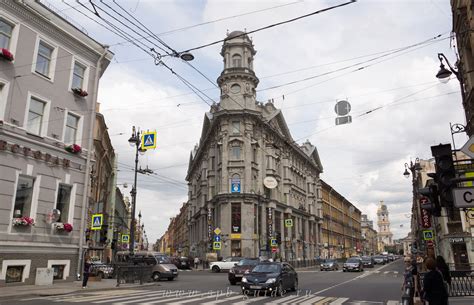 Площадь Пять углов в Санкт-Петербурге