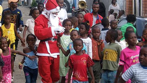 Angola E Moçambique Festejam Natal Diferentemente