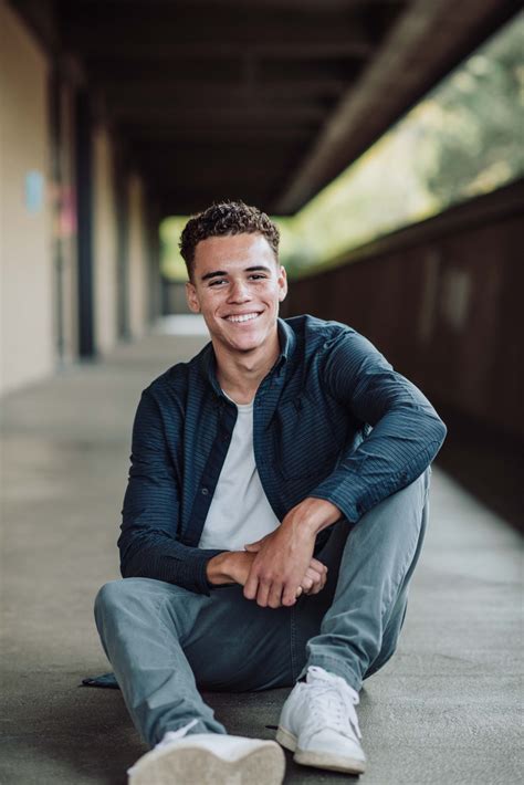 Unique Senior Photography Poses