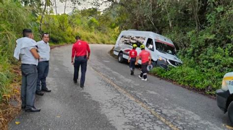 Atienden accidente vial en tramo Pluma Hidalgo Santa María Huatulco