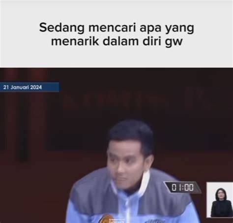 Meme Gibran Celingak Celinguk Cari Sesuatu