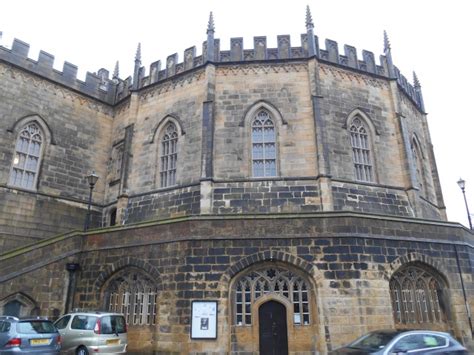 CXXIII - Fleetwood to Lancaster - helpful mammal