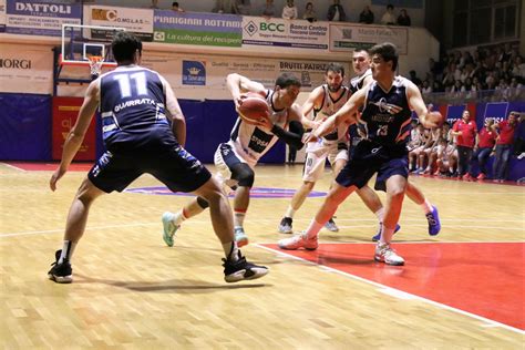 Basket Finale Play Off La Virtus Vince Gara 2 E Impatta La Serie Con