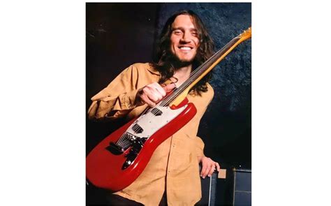 Los Red Hot Chili Peppers vuelven a la acción con su mítico guitarrista John Frusciante Viva