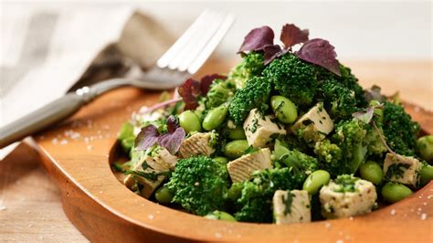 Brokkoli Edamame Salat Mit Feta Frisch Knackig Und Gesund