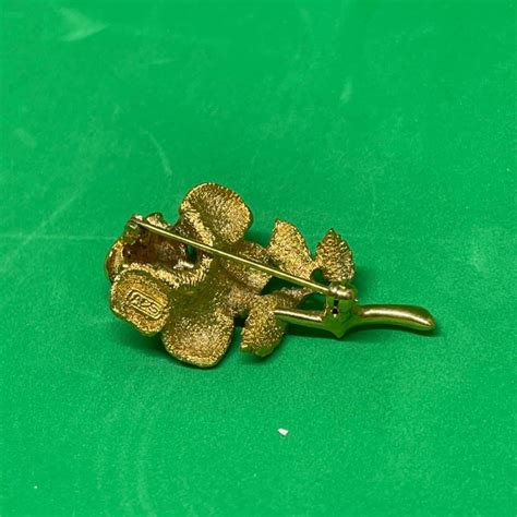 Other Womens Atwood And Sawyer Vintage Golden Rose Brooch Synthetic