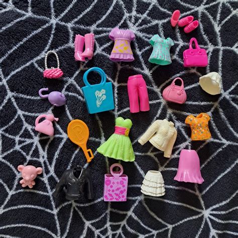 Polly Pocket clothes/accessories from... - Depop