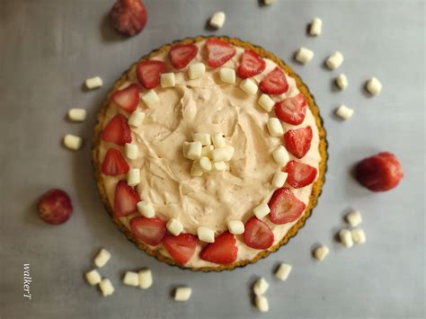 Strawberry Marshmallow No Bake Tart (Vegan)