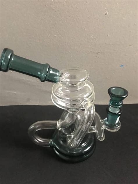 CUSTOM GLASS BONG - Tree House Care Delivery