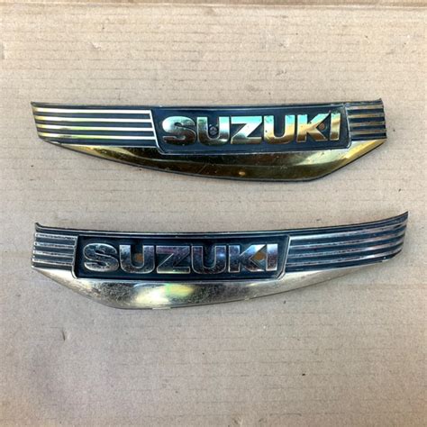 Jual EMBLEM LOGO TANGKI TENGKI SUZUKI RC 100 RC BRAVO ORIGINAL COPOTAN