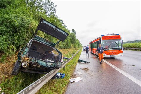 Fotostrecke Unfall Auf Der A Auto Berschl Gt Sich Bei Pleidelsheim