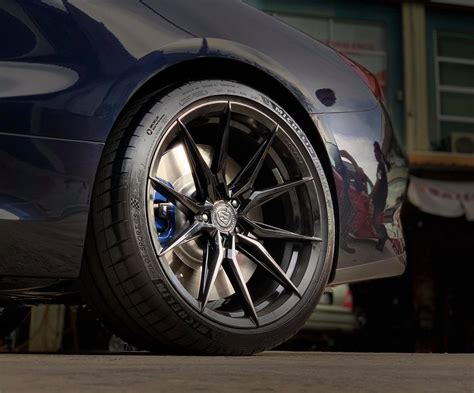 Bmw M I G G G Black Rohana Rfx Wheel Front