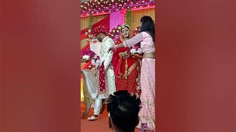 Dulha Dulhan Ak Dusre Ko Mala Pehnate Hue Very Intresting 😍