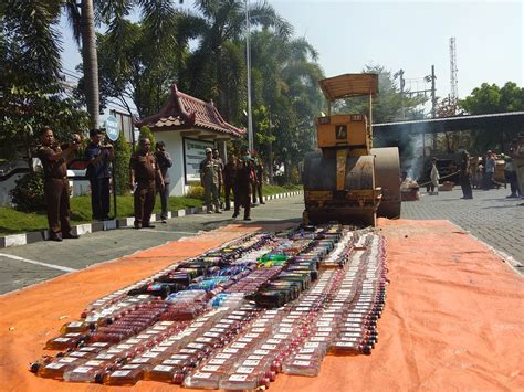 Botol Miras Dan Ribuan Gram Narkoba Dimusnahkan Bernas Id