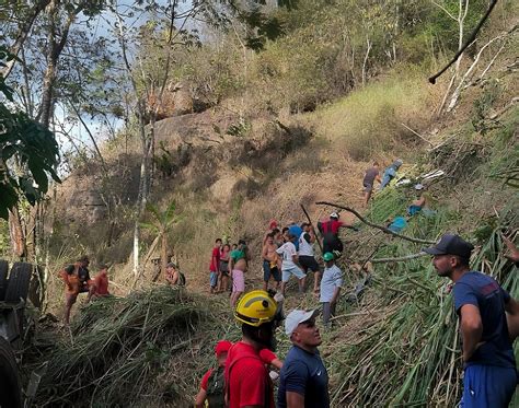 Ônibus cai em ribanceira e deixa 17 mortos na Serra da Barriga Alagoas