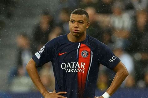 Tak Mau Ditinggal Kylian Mbappe PSG Siapkan Kontrak Baru