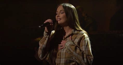 Kacey Musgraves Performs ‘justified And ‘camera Roll On ‘snl Season Premiere