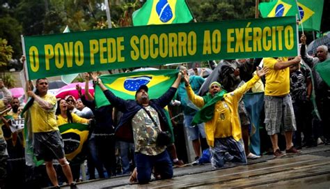 Bolsonaristas se irritam relatório dos militares Tomamos chuva e