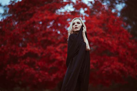 Leaves Smoky Eyes Face Blue Eyes Brunette Bokeh Women