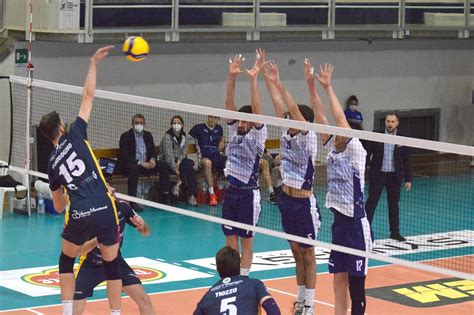 Volley A M Mondov Cerca Conferme Sul Campo Di Reggio Emilia