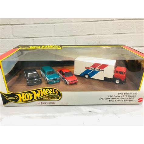 Jual Hot Wheels Premium New Diorama Bre Datsun Set Pcs Nissan Sentra Wagon Shopee Indonesia