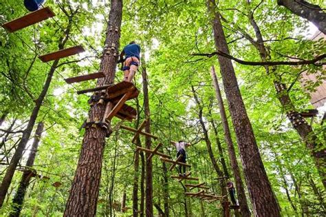 Ludana Parc Aventure Sport En Vrije Tijd In Zuid Bretagne à Camors