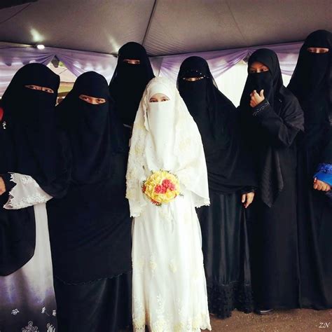 Pin By Rosana روزانا On Niqab Muslimah Wedding Dress Muslimah Wedding Muslim Fashion Hijab