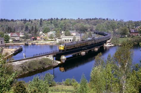 Railpictures Ca John Freyseng Photo Rounding The Curve Just Above