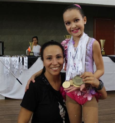 Ginasta Montes Clarense De Oito Anos Se Destaca E Conquista Medalhas De