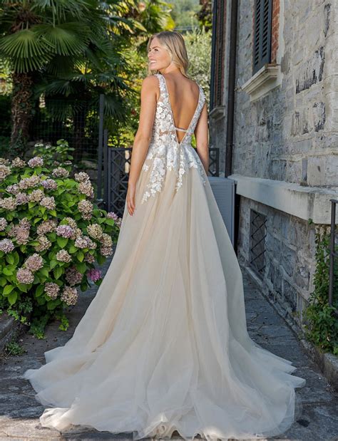 Brautkleid Tori Bella Sposa Braut Festmode Feusisberg