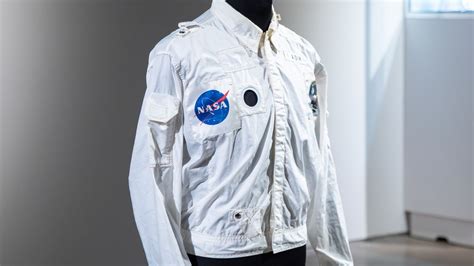 Buzz Aldrins Moon Landing Jacket Fetches Record Breaking 2 7 Million