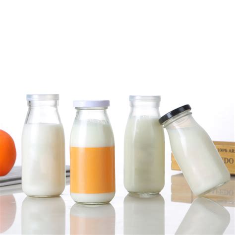 Wholesale 200ml 250ml 500ml Milk Bottle Glass Clear Milk Tea Bottle Breast Milk Storage Bottle