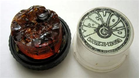 How to Rosin a Violin Bow Without Rosin? Allergy-free Alternatives!