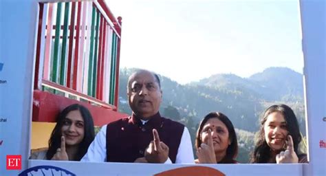 Himachal Elections 2022 CM Jai Ram Thakur Offers Prayers In Mandi