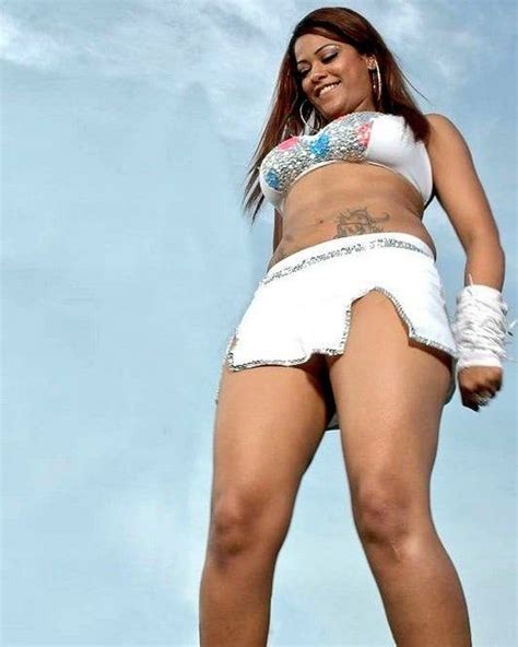 Aruna Shields Hot Leg