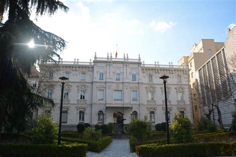 Paseo De La Castellana 6 Kilómetros De Palacios Y Torres Mirador Madrid