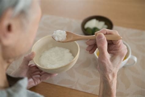 タイプ別に解説！誤嚥を起こしにくい姿勢とは 介護の専門家に無料で相談「安心介護」介護の基礎知識