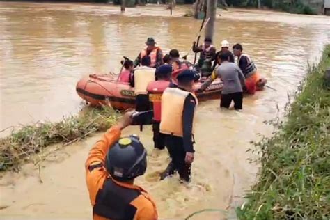 Hujan Lebat Picu Banjir Dan Longsor Di Kabupaten Limapuluh Kota