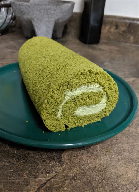 [homemade] Matcha Roll Cake R Food