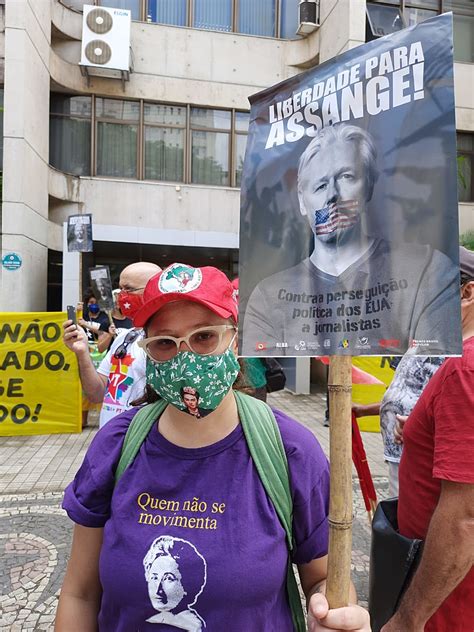 Liberdade Para Assange é Reivindicada Em Protestos Direitos Humanos