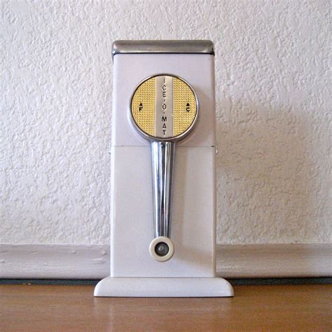 Vintage 1950s Ice Crusher Ice O Matic