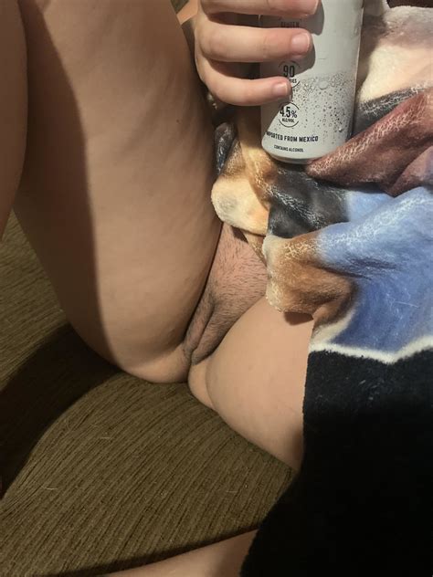 Naked Pussy Under The Blanket Photos Porn Photo