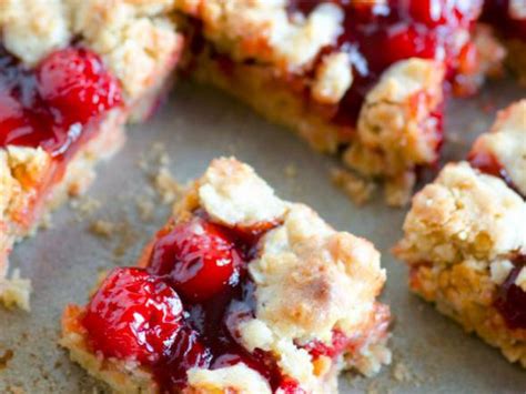 Cherry Pie Sour Cream Crumb Bars Lucky Leaf